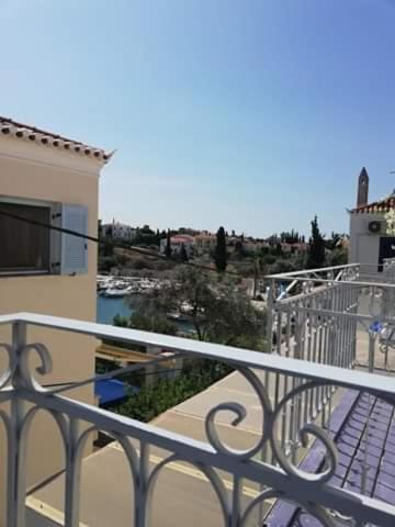 Old Harbor Apartments سبيتسيس المظهر الخارجي الصورة