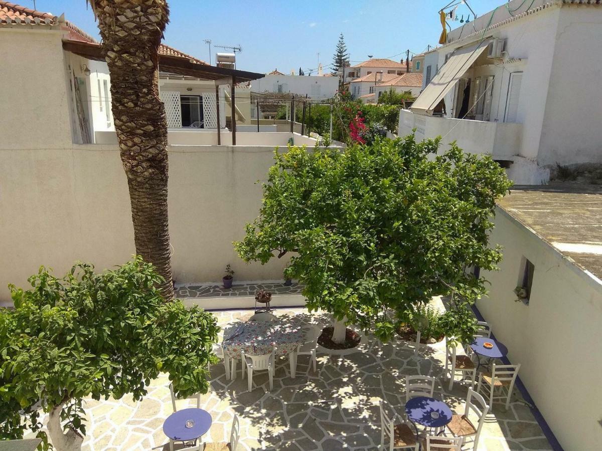 Old Harbor Apartments سبيتسيس المظهر الخارجي الصورة