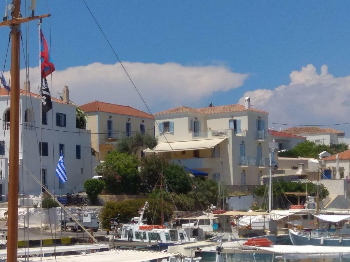 Old Harbor Apartments سبيتسيس المظهر الخارجي الصورة